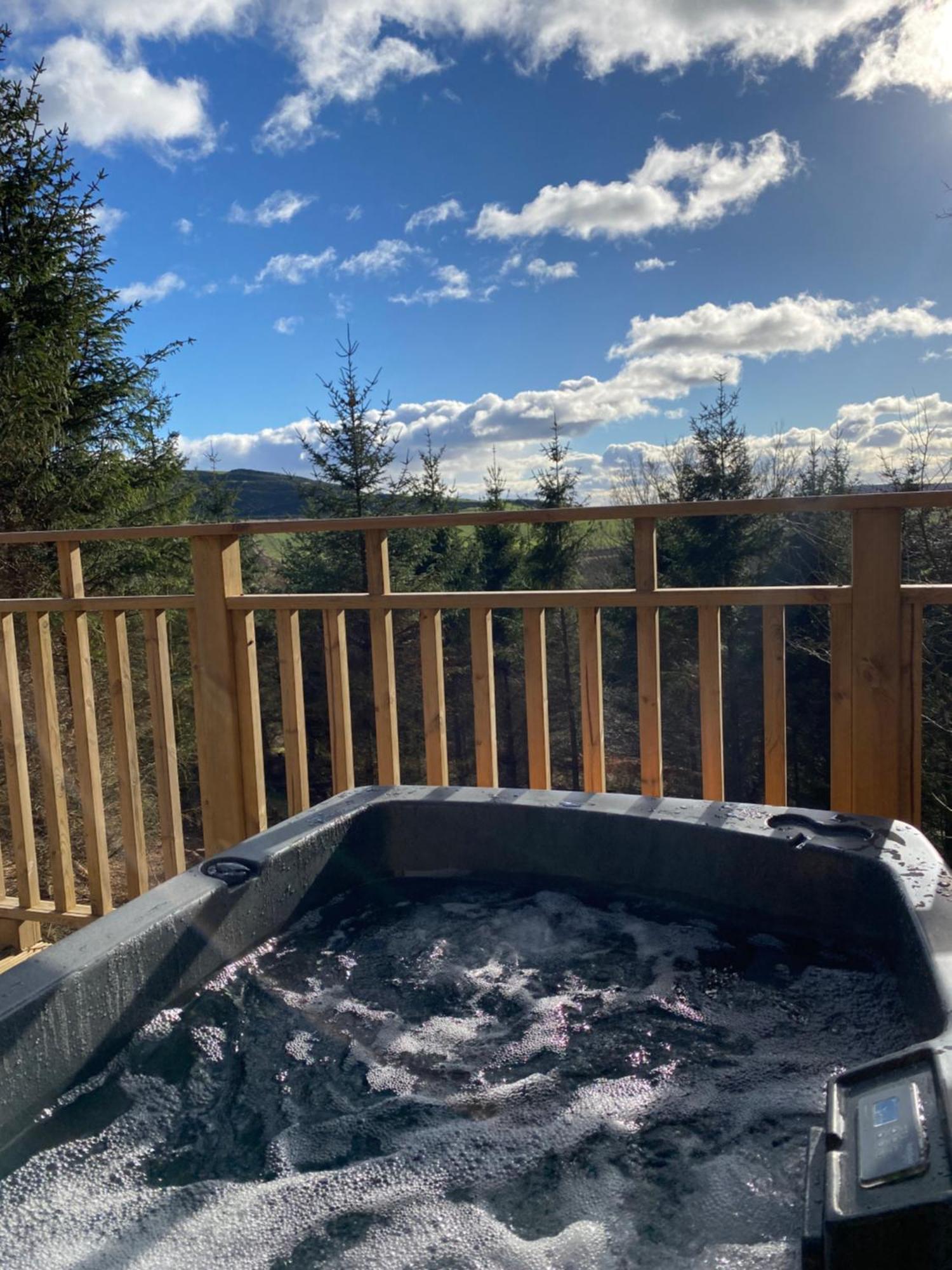 Acorn Lodge With Hot Tub Купар Экстерьер фото