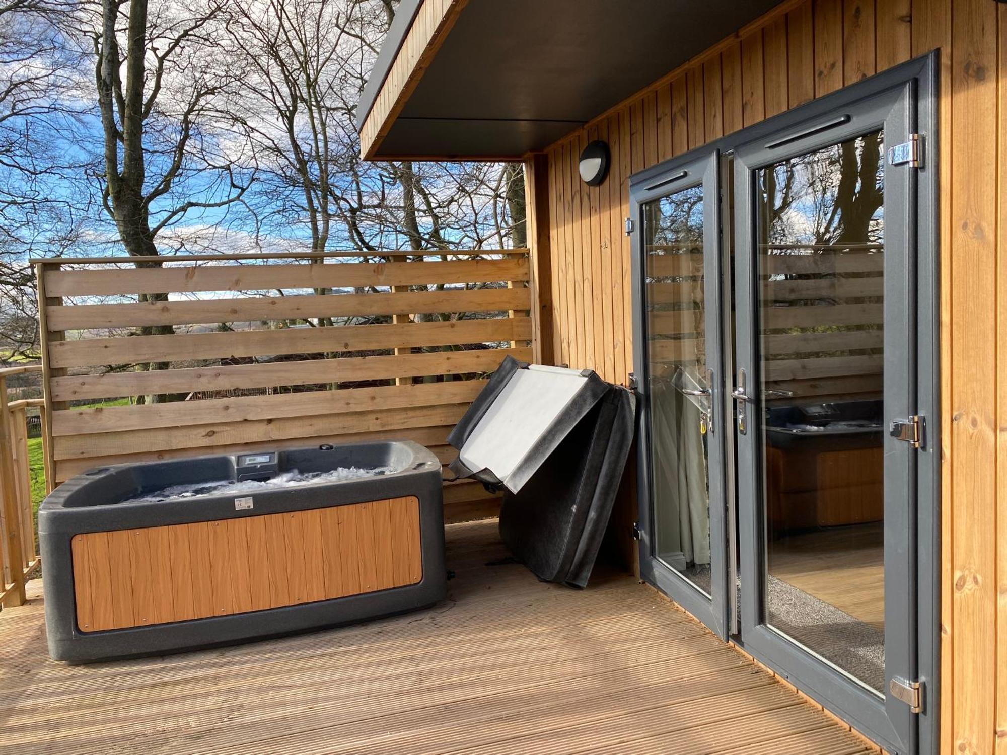 Acorn Lodge With Hot Tub Купар Экстерьер фото